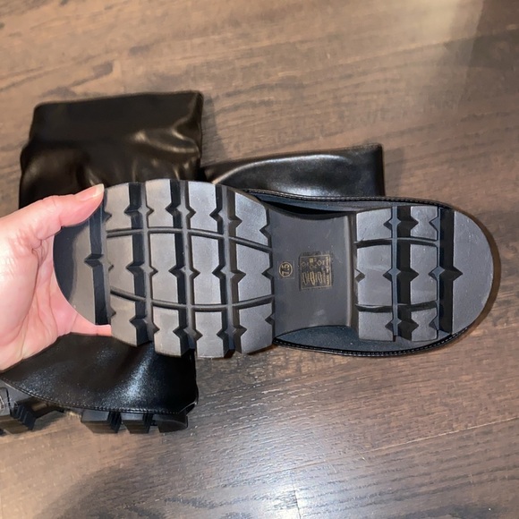 Azalea Wang brand new with box “mate black”boots - Picture 2 of 8